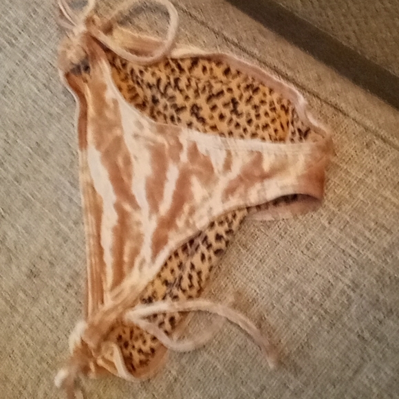 Velvet bikini - Picture 4 of 6